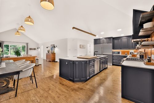 1140 Rue Bélanger, House with 3 bedrooms, 2 bathrooms and null parking in Saint Jérôme QC | Card Image