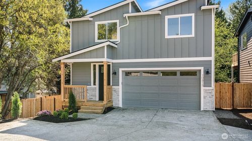 unit-c-10811 Holly Dr, Everett, WA, 98204-3689 | Card Image