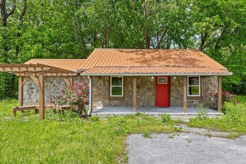 551 S Main St, Whitwell, TN, 37397-5355 | Card Image