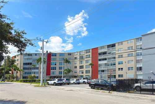 408h-1475 Ne 125th Ter, North Miami, FL, 33161-5265 | Card Image