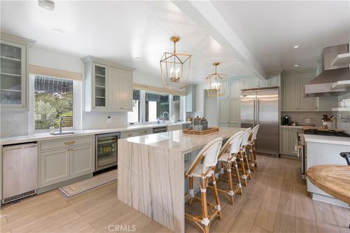 2445 Vista Laguna, Pasadena, CA, 91103 | Card Image