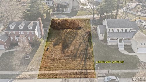 5220 Autumnwinds Dr, Oakville, MO, 63129-2462 | Card Image