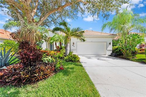 8215 Potomac Ln, NAPLES, FL, 34104-6547 | Card Image