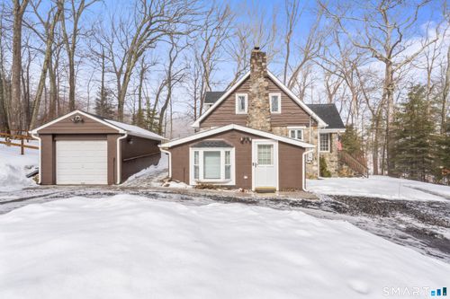 8 Perry Ln, Oxford, CT, 06478-1213 | Card Image
