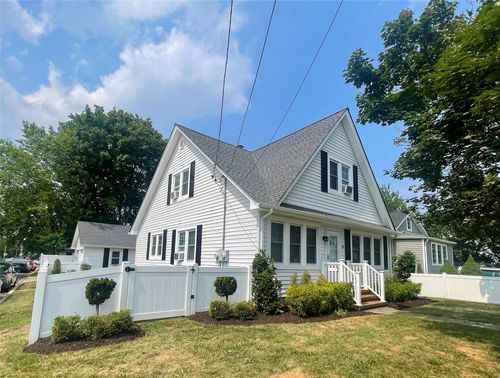39 Fountain St, Hicksville, NY, 11801-3119 | Card Image