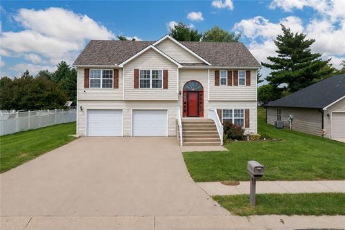2603 Meadow Ridge Dr, Saint Joseph, MO, 64504-2211 | Card Image