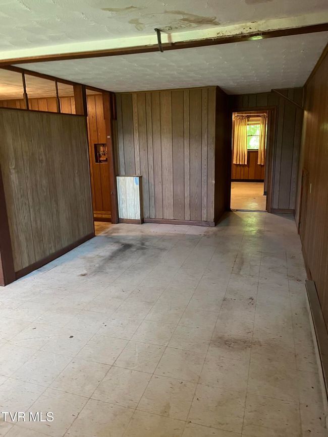 211 Overview Loop, House other with 3 bedrooms, 3 bathrooms and null parking in Jonesville VA | Image 32