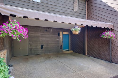 2107 32nd Ave S, Nashville, TN, 37212-4042 | Card Image