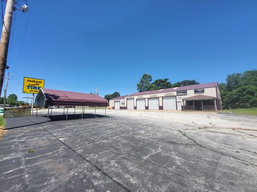 569 W Valley St, Granby, MO, 64844-6213 | Card Image