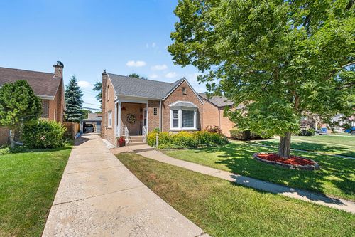 5126 Mulligan Ave, Chicago, IL, 60630-1813 | Card Image