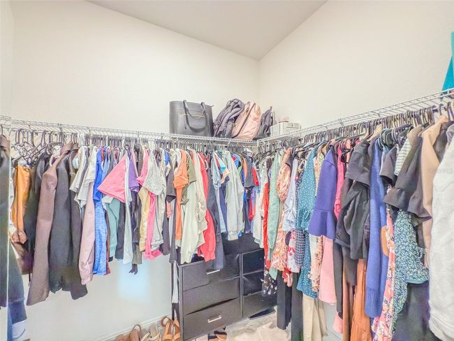 Master closet | Image 32