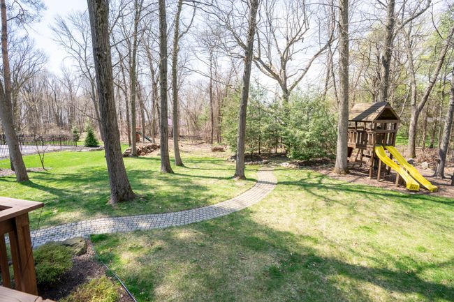 Spacious Back Yard | Image 30