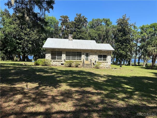 3184 N Edward Island Pt, House other with 2 bedrooms, 1 bathrooms and 1 parking in Hernando FL | Image 4