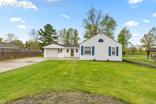 24628 Woodland Dr, Brownstown Twp, MI, 48134-9471 | Card Image