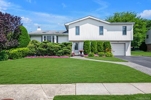 36 Sullivan Drive, Oyster Bay, NY, 11753 | Card Image