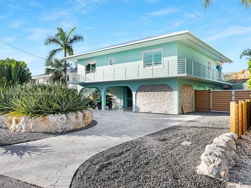 232 W Seaview Dr, Marathon, FL, 33050-3828 | Card Image