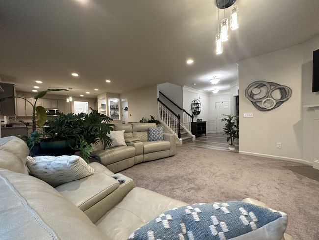 Main Living Room | Image 9