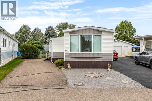 382 Belanca Cres Sw, Medicine Hat, AB, T1A7Z1 | Card Image