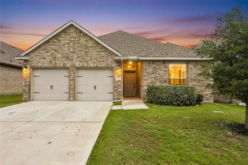 638 Hazeltine Rd, Red Oak, TX, 75154-2743 | Card Image