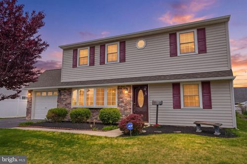 55 Canoebirch Rd, LEVITTOWN, PA, 19057-1615 | Card Image