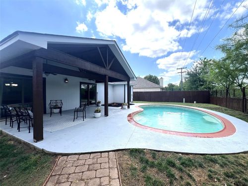 404 Patton Cv, Bastrop, TX, 78602-6641 | Card Image