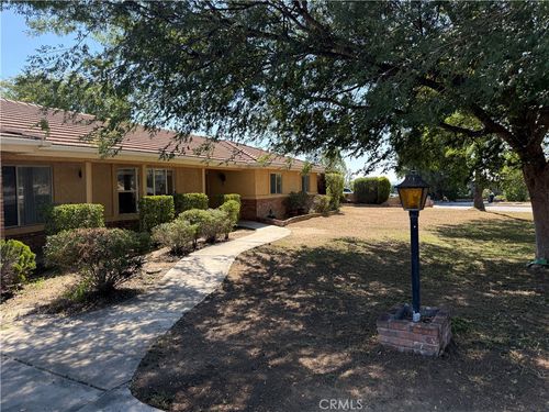 225 Summit View Dr, Calimesa, CA, 92320-1712 | Card Image