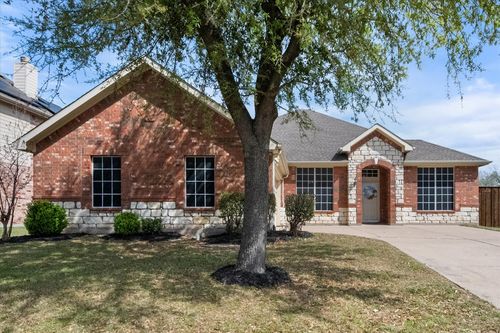 1020 Fair Oaks Dr, Grand Prairie, TX, 75052-2718 | Card Image
