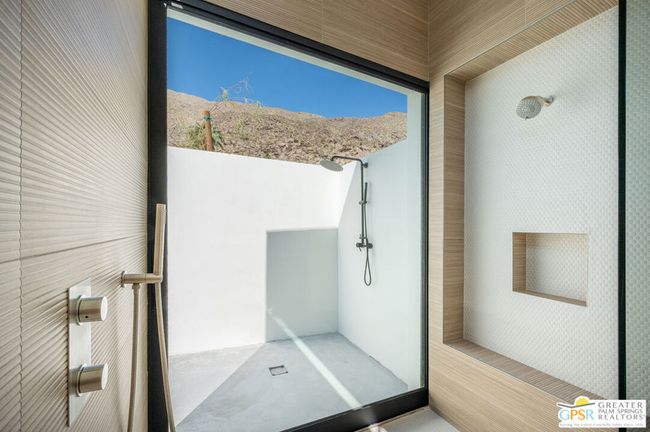 310 W Crestview Dr, House other with 3 bedrooms, 4 bathrooms and 2 parking in Palm Springs CA | Image 47