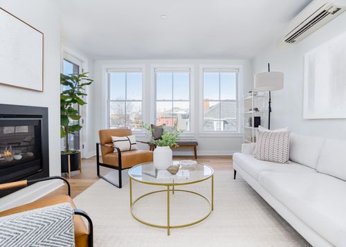 410-62 India Street, Portland, ME, 04101 | Card Image