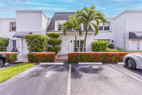 912 Ne 27th Ave, Hallandale Beach, FL, 33009-2982 | Card Image