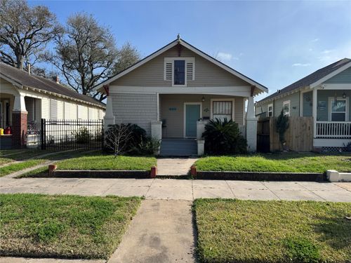 4419 Avenue Q 1/2, Galveston, TX, 77550-7342 | Card Image