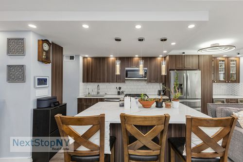 29o-400 E 56th Street, New York City, NY, 10022 | Card Image