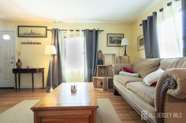 7 Walnut St, House other with 5 bedrooms, 2 bathrooms and null parking in Edison NJ | Image 5