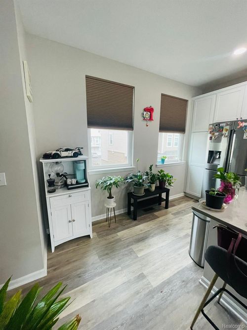 3221 Chambers W, Wixom, MI, 48393-4324 | Card Image