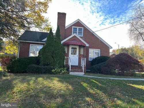 11 1st St, LEWISTOWN, PA, 17044-1302 | Card Image