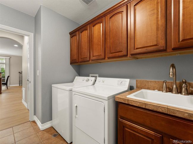 10103 Bluffmont Ln, Townhouse with 2 bedrooms, 3 bathrooms and null parking in Lone Tree CO | Image 31