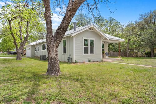 114 W Morse St, Fredericksburg, TX, 78624-3345 | Card Image