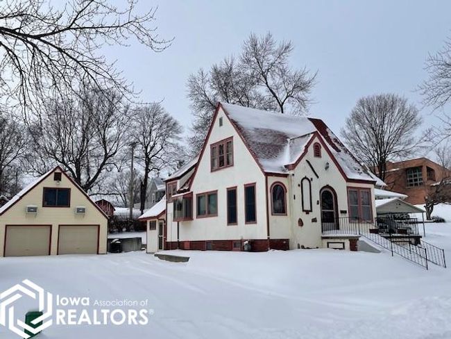 304 S Market St, House other with 3 bedrooms, 2 bathrooms and null parking in Rock port MO | Image 5