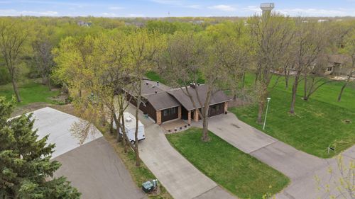 3826 Kensington Dr, West Fargo, ND, 58078-7907 | Card Image