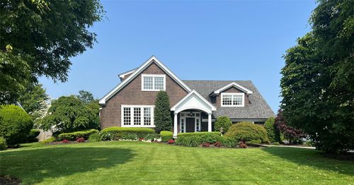 161 Wampum Ln, West Islip, NY, 11795-5211 | Card Image