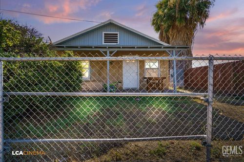 12 Fairfax Rd, Bakersfield, CA, 93307-3008 | Card Image