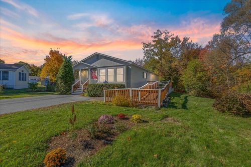 6 Aberdeen Drive, Stratham, NH, 03885 | Card Image