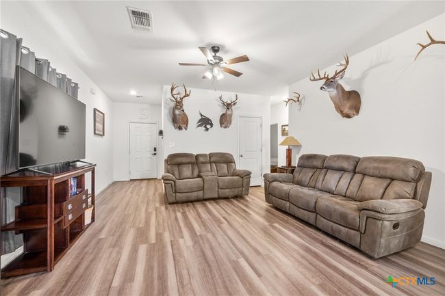 221 Comancheros Rd, House other with 3 bedrooms, 2 bathrooms and null parking in Jarrell TX | Image 4