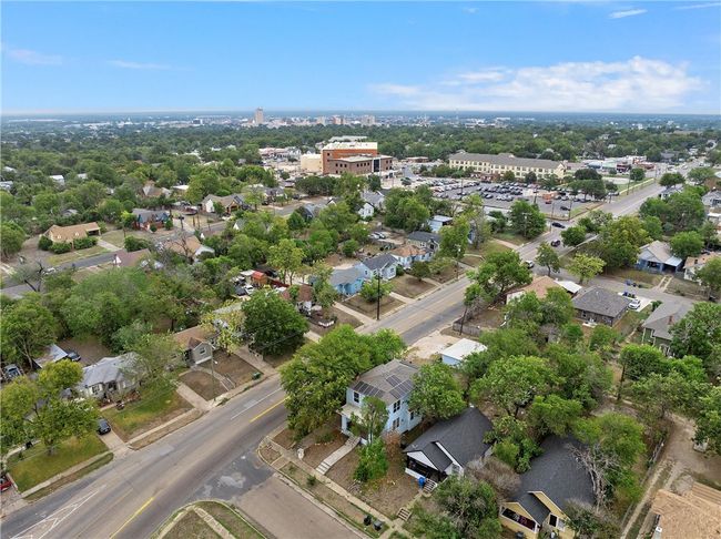 1800 Avondale Ave, House other with 5 bedrooms, 2 bathrooms and null parking in Waco TX | Image 28