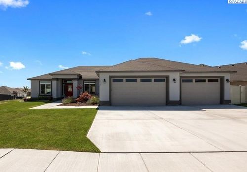 7410 Cyan Dr, Pasco, WA, 99301-1757 | Card Image