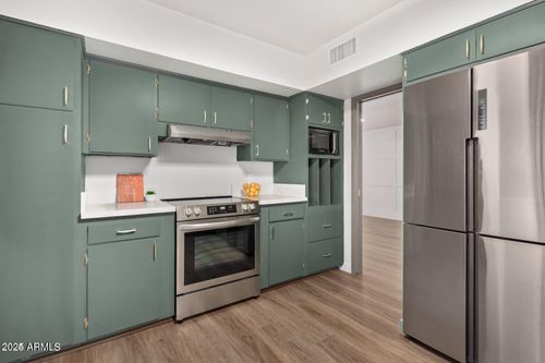 a-103 E Palm Ln, Phoenix, AZ, 85004-1558 | Card Image