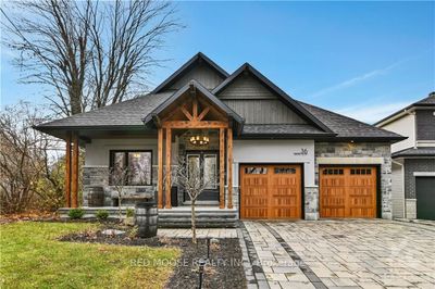 36 Ember Glow Crt, House other with 3 bedrooms, 3 bathrooms and 6 parking in Stittsville ON | Image 1