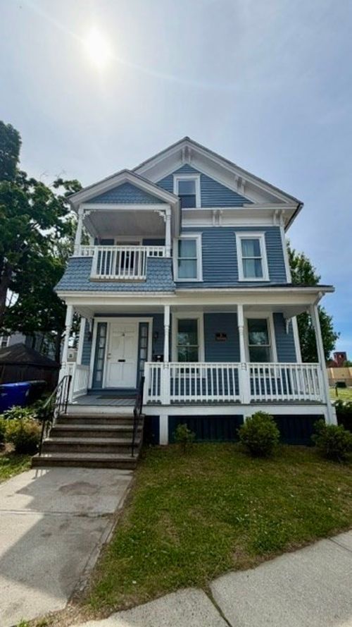 113-111-113 Bay St, Springfield, MA, 01109-3913 | Card Image