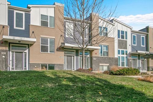 29W710 Everton Dr, Warrenville, IL, 60555-3646 | Card Image