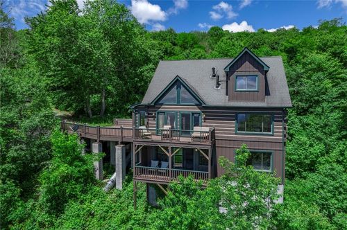 173 Huckleberry Ln, Blowing Rock, NC, 28605-8821 | Card Image